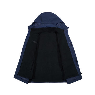 Chaqueta de la guarnición del poliéster del paño grueso y suave del invierno de las chaquetas de Softshell de la prenda impermeable de la cazadora