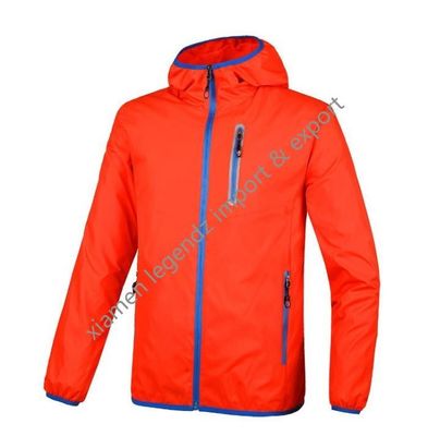 Chaqueta clásica de la cazadora de Packable de las chaquetas ligeras a prueba de viento del OEM