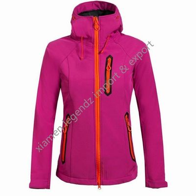 Prendas de vestir exteriores respirable al aire libre de las mujeres del invierno de la prenda impermeable de las chaquetas funcionales de Softshell